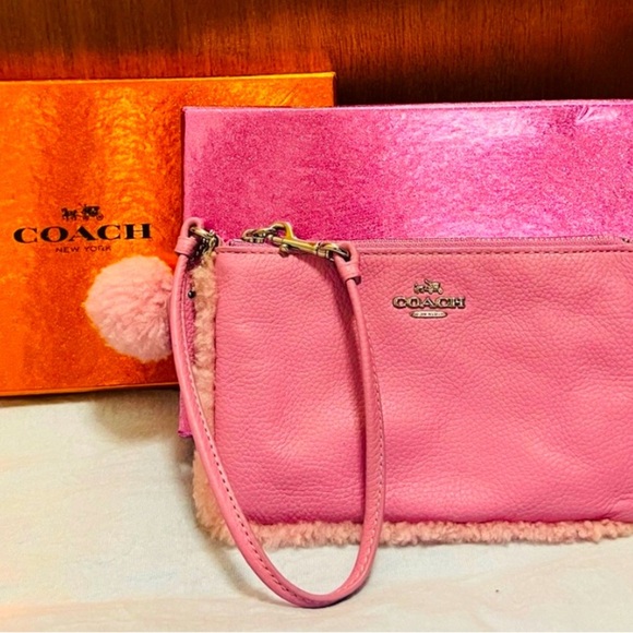 Auth coach shearling and leather pink coach wristlet with box A+ condition - Picture 1 of 4